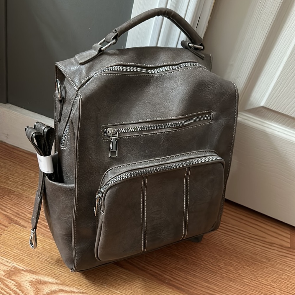 Modern+chic mini backpack - Picture 3 of 4